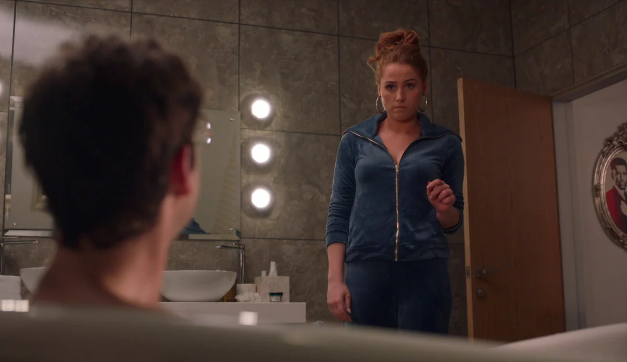 Un ataque de celos se apodera de Zara en el segundo capítulo de 'Cuatro bodas y un funeral'