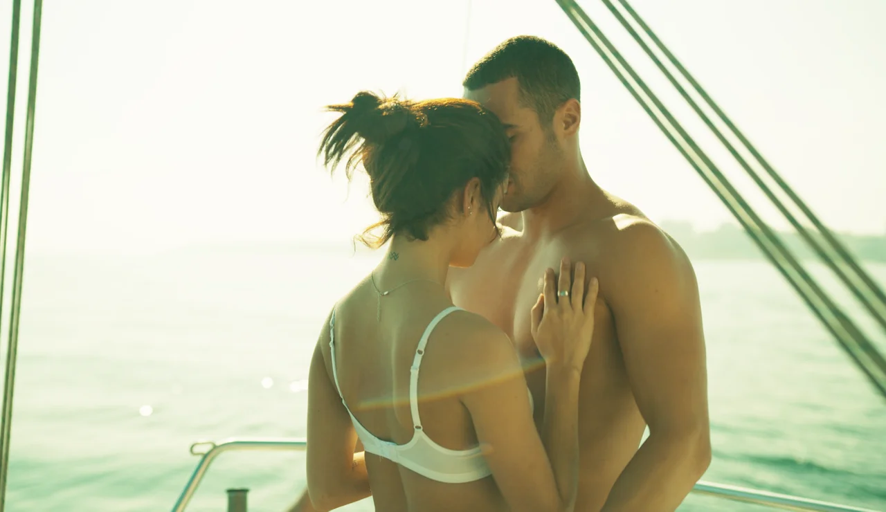 Sexo, baile y nuevas sospechas en el capítulo seis de 'Toy boy'