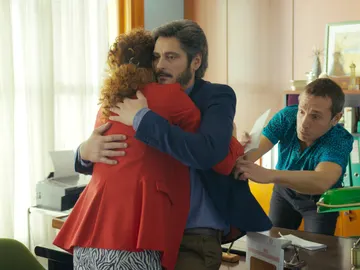 El inesperado problema de Xabi con su viginidad, en el tercer capítulo de 'Benidorm' este domingo en ATRESplayer PREMIUM El inesperado problema de Xabi con su viginidad, en el tercer capítulo de 'Benidorm' este domingo en ATRESplayer PREMIUM