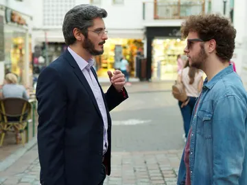 La secuencia de enredo entre Xabi y Candy que no pudiste ver en el capítulo 4 de 'Benidorm' La secuencia de enredo entre Xabi y Candy que no pudiste ver en el capítulo 4 de 'Benidorm'