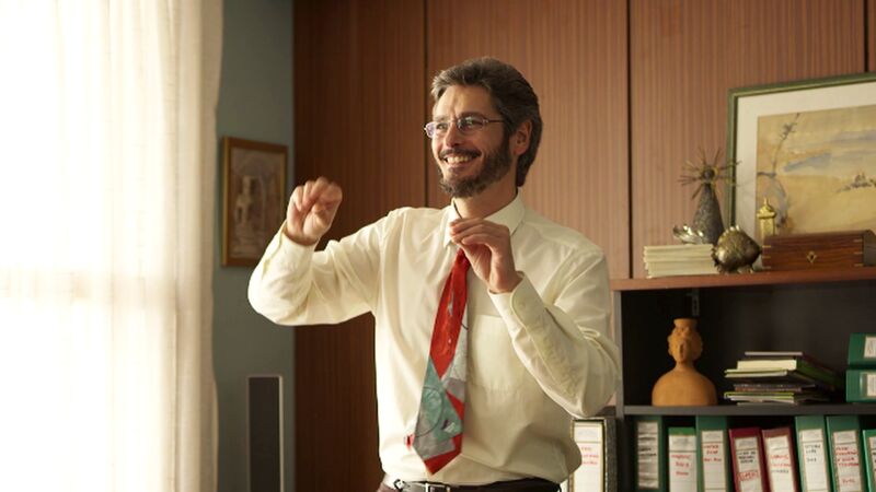 Extra: La secuencia de Xabi bailando 'Los pajaritos' que no pudiste ver en el capítulo 6 de 'Benidorm'