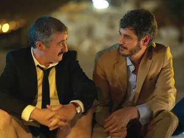 Xabi decide distanciarse de María Miranda, este domingo en el séptimo capítulo de 'Benidorm' en ATRESplayer PREMIUM Xabi decide distanciarse de María Miranda, este domingo en el séptimo capítulo de 'Benidorm' en ATRESplayer PREMIUM