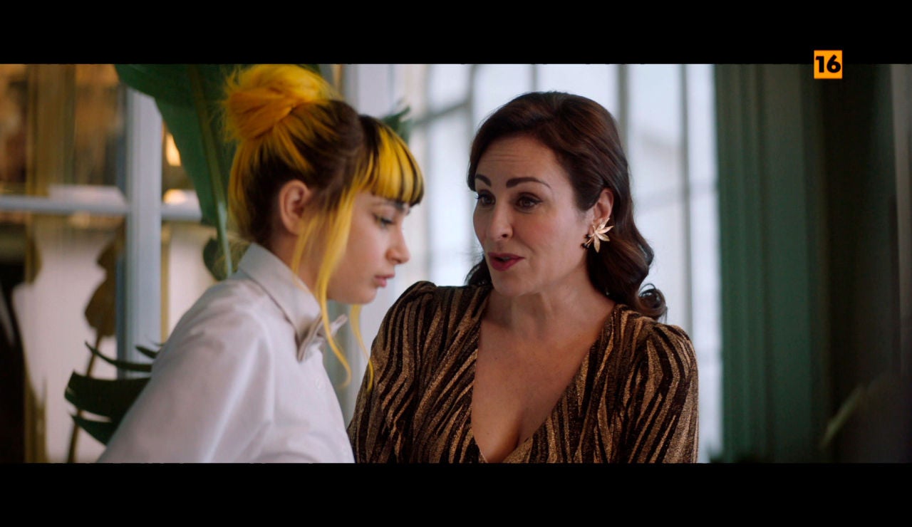 Ana consuela a Ainara: "Los principios siempre son duros excepto para Dakota Johnson"