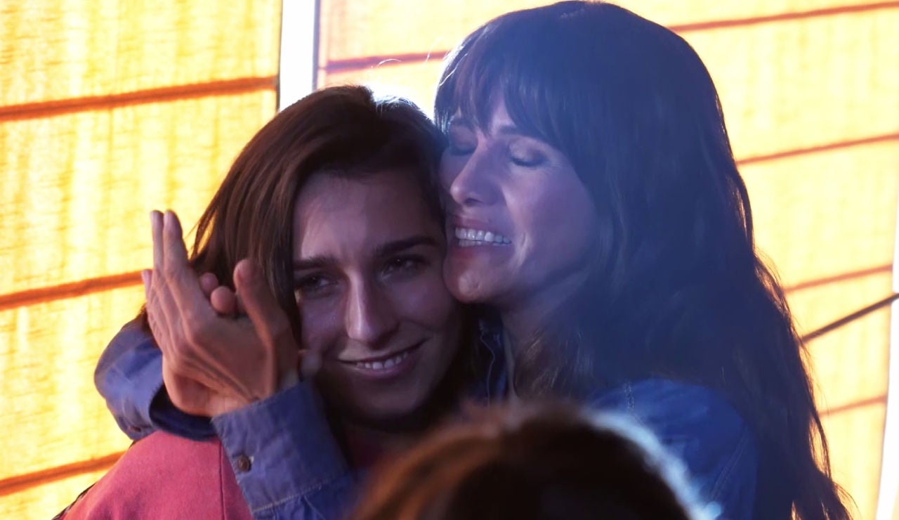 Las lágrimas de emoción de Goya Toledo tras finalizar una de sus secuencias más emotivas con Lola Rodríguez en 'Veneno'