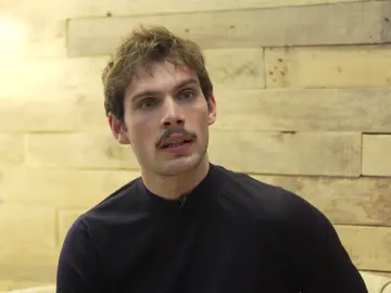 Pol Hermoso da vida al personaje de Rubén Entrerríos en ‘Alba’: “Los Entrerríos viven en un mundo que no es real” Pol Hermoso da vida al personaje de Rubén Entrerríos en ‘Alba’: “Los Entrerríos viven en un mundo que no es real”