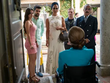 Amira regresa a la vida de los De La Vega Amira regresa a la vida de los De La Vega