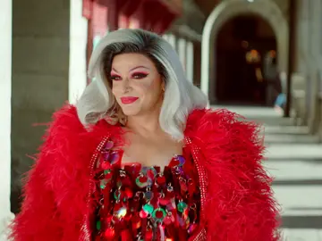 Supremme de Luxe, presentadora de ‘Drag Race España’: “Todos nacimos desnudos, el resto es drag” Supremme de Luxe, presentadora de ‘Drag Race España’: “Todos nacimos desnudos, el resto es drag”