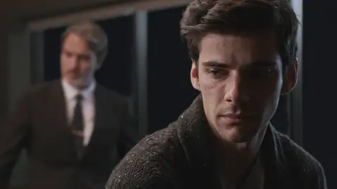 "Sería tan culpable como tú", Iván Entrerríos necesita escuchar la verdad de su hijo Jacobo sobre la noche de la violación  Capítulo 11 de 'Alba'