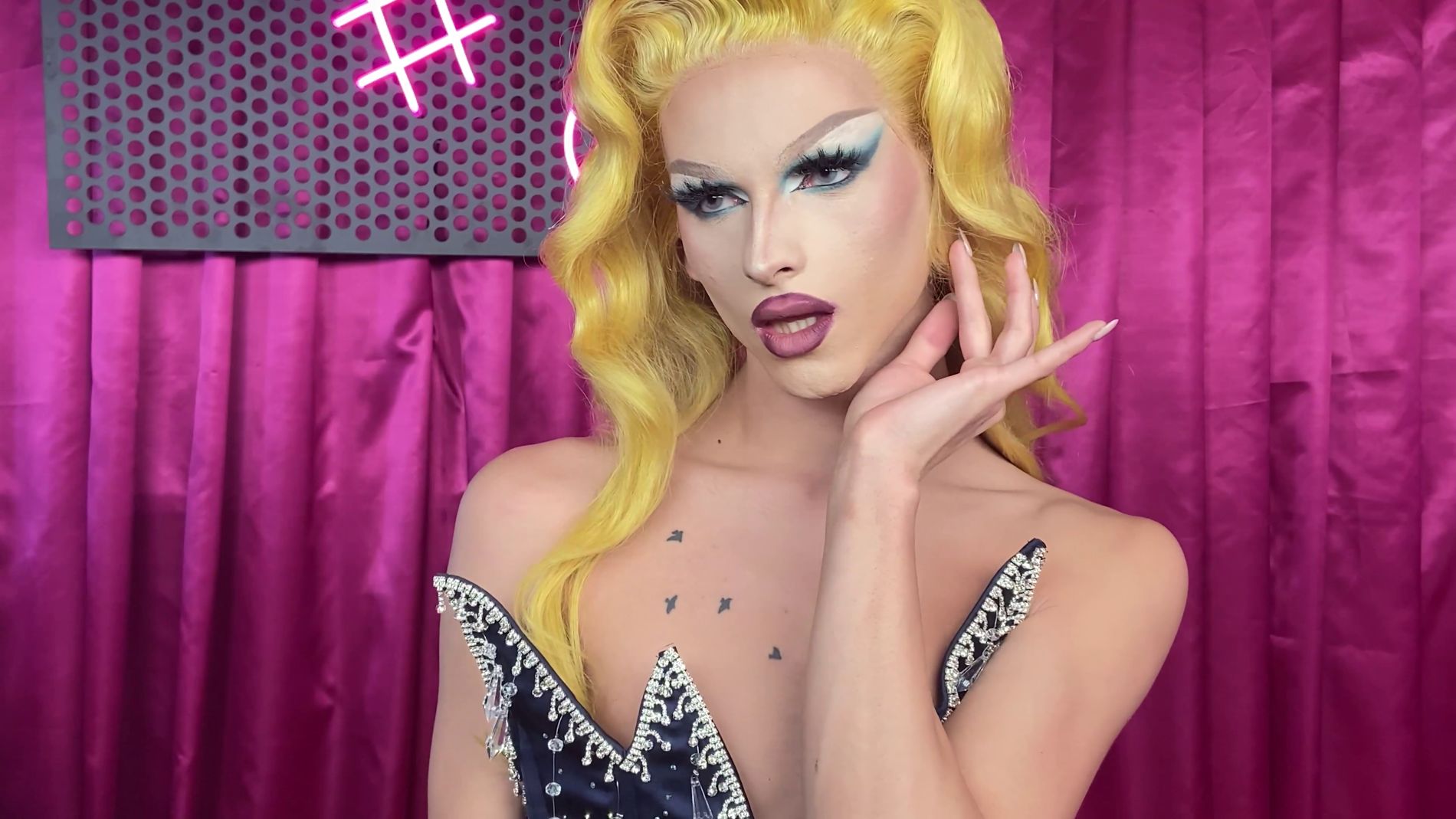 Conviértete en la constelación que más brilla con Sagittaria, ¡descubre su tutorial de maquillaje! 