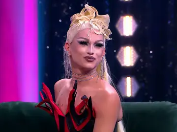 ¿Qué pasó entre Sagittaria y Dovima Nurmi? ¡Nuestra reina finalista responde! ¿Qué pasó entre Sagittaria y Dovima Nurmi? ¡Nuestra reina finalista responde!