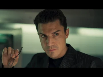 El Turco llega pisando fuerte, así es el primer capítulo de 'Toy Boy' El Turco llega pisando fuerte, así es el primer capítulo de 'Toy Boy'