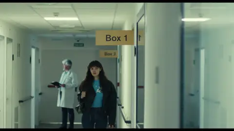 María visita el hospital en el que está Santiago Aguirre María visita el hospital en el que está Santiago Aguirre