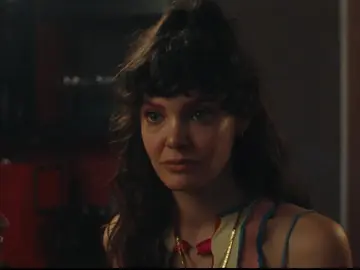 María. María.