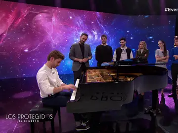 Mario Marzo cautiva en directo tocando al piano la banda sonora de ‘Los Protegidos: el regreso’ Mario Marzo cautiva en directo tocando al piano la banda sonora de ‘Los Protegidos: el regreso’