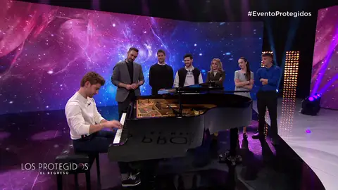Mario Marzo cautiva en directo tocando al piano la banda sonora de ‘Los Protegidos: el regreso’ EVENTO! de 'Los protegidos: el regreso'