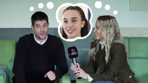 La broma de Luis Fernández a Maggie García: “Me concentro haciendo reír” La broma de Luis Fernández a Maggie García: “Me concentro haciendo reír”