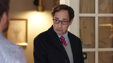 Gregorio se muda a casa de su hijo Carlos y su pareja Pablo Gregorio se muda a casa de su hijo Carlos y su pareja Pablo