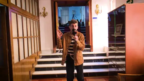 Daniel Ibáñez a las puertas de la sala de música Daniel Ibáñez a las puertas de la sala de música