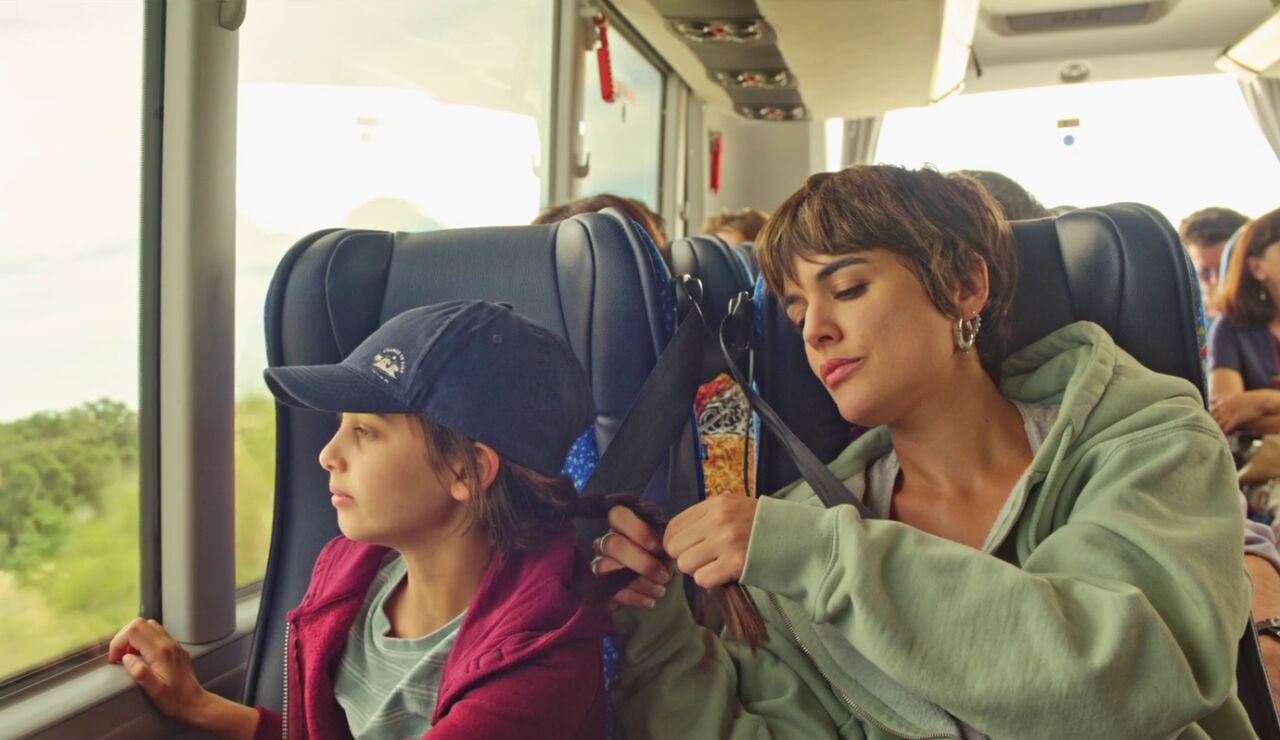 Las emotivas palabras de Alba a Manuela en el autobús: “Te quiero a ti” 
