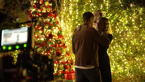 Así se rodó el esperado beso de Sandra y Culebra en ‘Historias de Protegidos’ Así se rodó el esperado beso de Sandra y Culebra en ‘Historias de Protegidos’