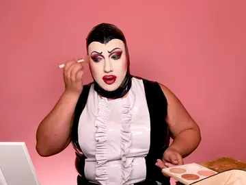Estrella Xtravaganza te enseña a recrear su look de entrada a 'Drag Race España' Estrella Xtravaganza te enseña a recrear su look de entrada a 'Drag Race España'