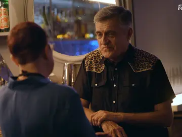 ‘Usted está aquí’ realiza una fotografía del país abordando estos temas que afectan a la sociedad española: patria, sexo, religión, política, bares y humor ‘Usted está aquí’ realiza una fotografía del país abordando estos temas que afectan a la sociedad española: patria, sexo, religión, política, bares y humor