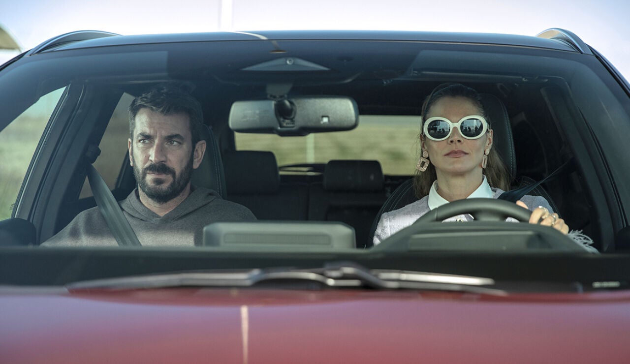 Ver&oacute;nica acompa&ntilde;a a Carlos Ferrer a entrar en prisi&oacute;n