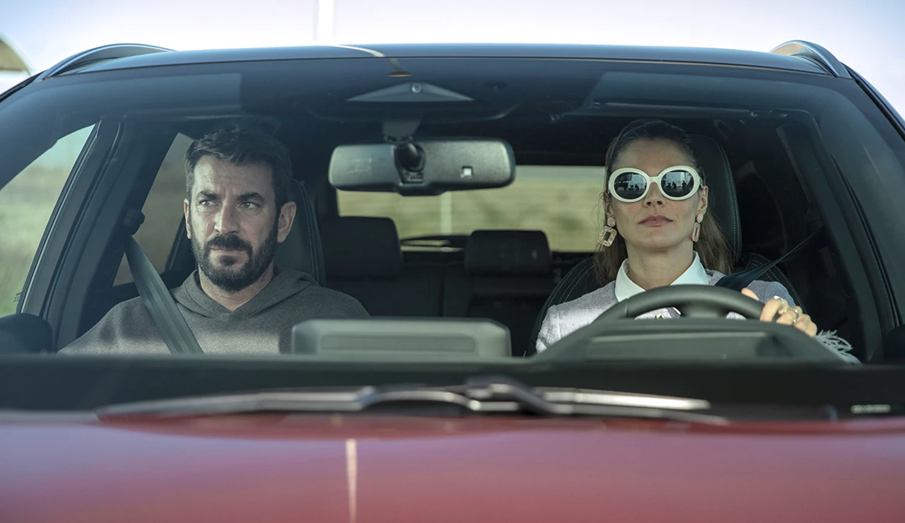 Verónica acompaña a Carlos Ferrer a entrar en prisión