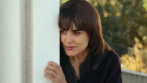 Manuela es descubierta tras intentar volver a ver a Alba Manuela es descubierta tras intentar volver a ver a Alba