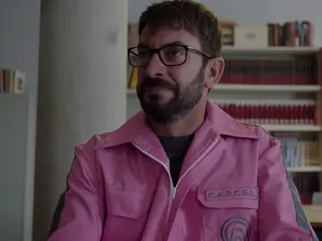 Carlos Ferrer accede a improvisar una edición carcelaria de su programa para no perder lo último que le queda Carlos Ferrer accede a improvisar una edición carcelaria de su programa para no perder lo último que le queda