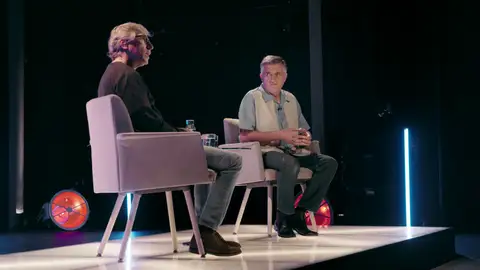 ¿De bares o de gigas? Wyoming y David Trueba exponen a los jóvenes en ‘Usted está aquí’ ¿De bares o de gigas? Wyoming y David Trueba exponen a los jóvenes en ‘Usted está aquí’