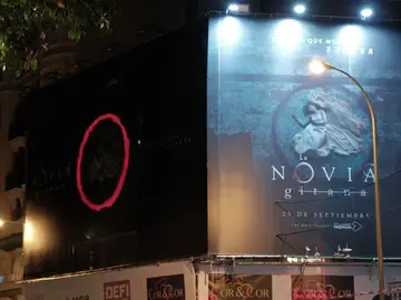 Atresplayer instala una lona de 'La novia gitana' en la emblemática plaza madrileña de Cascorro Atresplayer instala una lona de 'La novia gitana' en la emblemática plaza madrileña de Cascorro