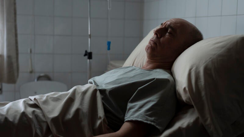 “Nueve puñaladas son muchas para seguir vivo”: Descubre qué ocurre en el capítulo 4 de ‘La novia gitana’, este domingo en ATRESplayer PREMIUM