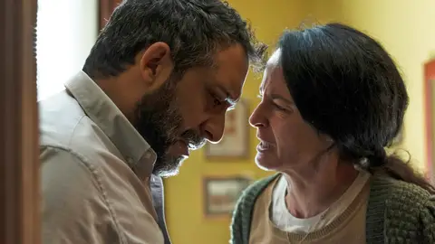 Sonia, rota tras la confesión de Moisés: “¿Qué más le hiciste a mi hija?” Sonia, rota tras la confesión de Moisés: “¿Qué más le hiciste a mi hija?”