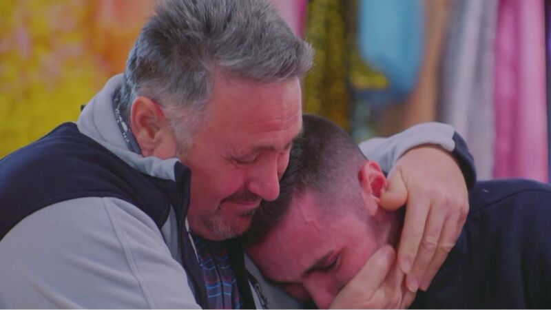 Lorenzo, padre de Llorenç, se entrega para recuperar a su hije: 