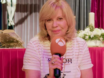 Bárbara Rey en el plató de 'Cristo y Rey' Bárbara Rey en el plató de 'Cristo y Rey'