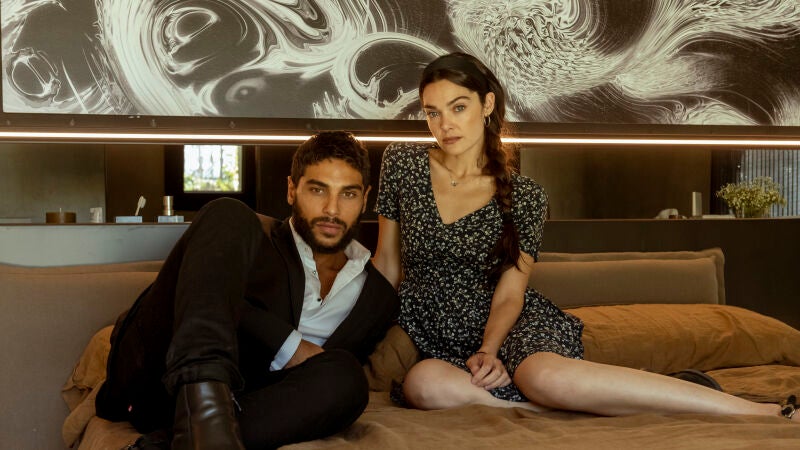 El domingo, el tercer episodio de 'Cardo', en ATRESplayer PREMIUM: María acude a una gran fiesta rodeada de sus demonios