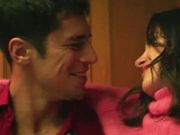 El primer encuentro de Nacho y Sara: “Yo sí que tengo superpoderes, levanto cosas sin tocarlas”  El primer encuentro de Nacho y Sara: “Yo sí que tengo superpoderes, levanto cosas sin tocarlas”