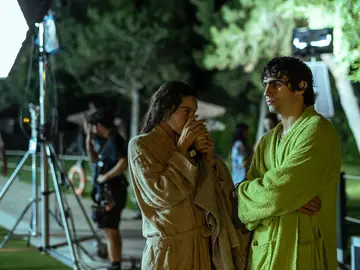 Ana Rujas y Diego Ibáñez en el rodaje del quinto capítulo. Ana Rujas y Diego Ibáñez en el rodaje del quinto capítulo.