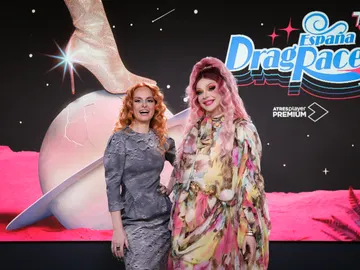 Ana Lockig y Supremme de Luxe Ana Lockig y Supremme de Luxe