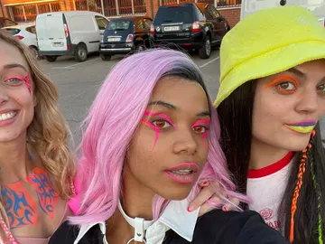 Los colores llamativos Los colores llamativos