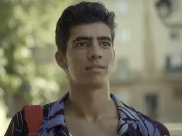 “Te falta calle”, Omar enseña a Andrea y Luca su barrio “Te falta calle”, Omar enseña a Andrea y Luca su barrio