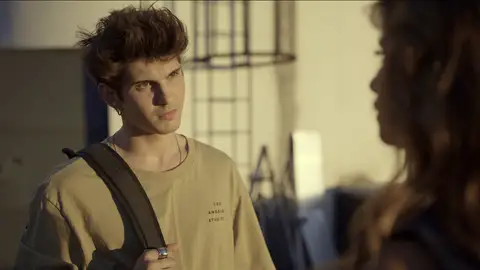 Sergio le deja caer a Tara que él sería mejor pareja para el musical que Suso  Sergio le deja caer a Tara que él sería mejor pareja para el musical que Suso