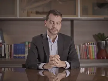 "Deja a esa niña fea en la calle, que se muera de frío": la frase que puso a Patrick en el punto de mira "Deja a esa niña fea en la calle, que se muera de frío": la frase que puso a Patrick en el punto de mira