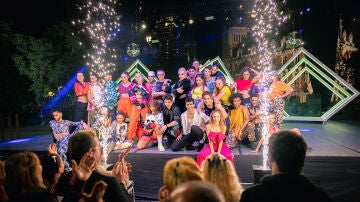 La espectacular coreografía en Plaza España de los alumnos de la escuela 