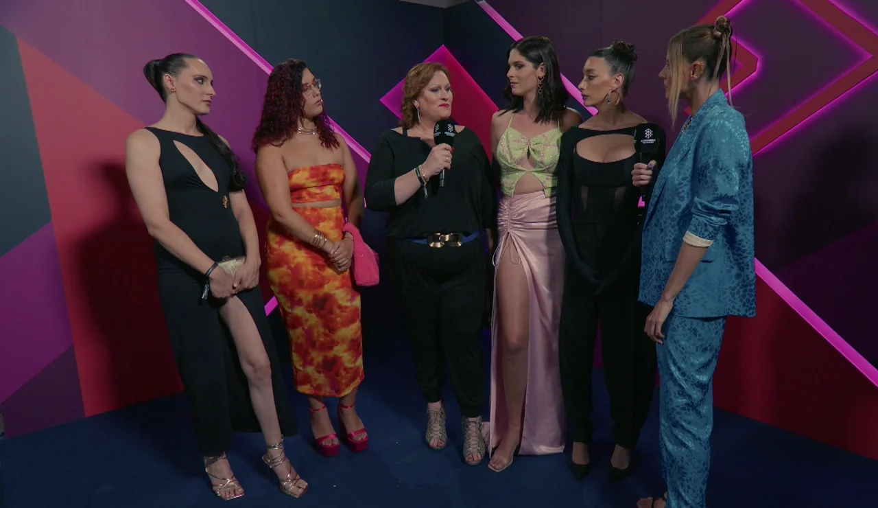 Loren, Tamara, Eva, Josette, Nacha y Renee: así son las protagonistas de ‘Vestidas de azul’