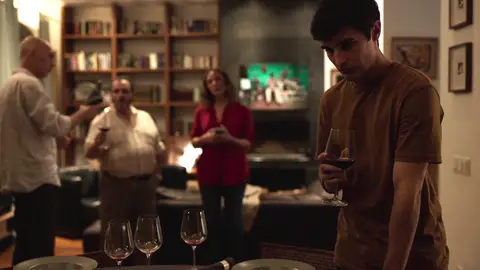 ¿Contarán Martín y Álex la verdad a sus amigos? ¿Contarán Martín y Álex la verdad a sus amigos?