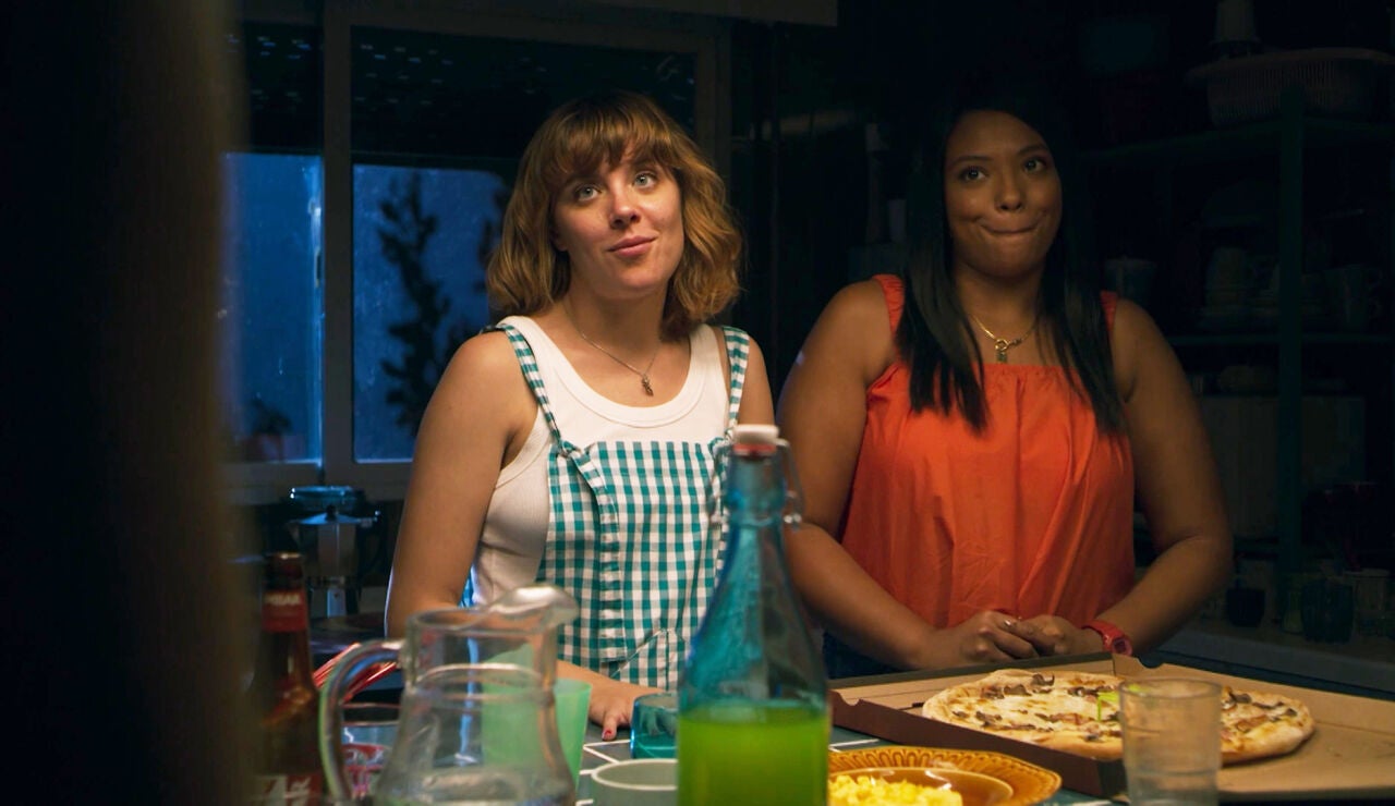 Alicia da un paso atr&aacute;s en su relaci&oacute;n con James&hellip; &iquest;por Emily?