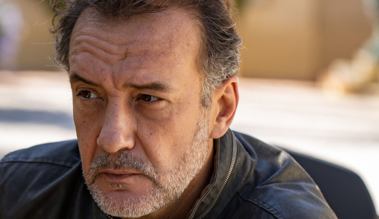 Jos&eacute; Luis Garc&iacute;a-P&eacute;rez: &ldquo;el t&oacute;pico de que la realidad supera la ficci&oacute;n, en esta serie se da por dos&rdquo;