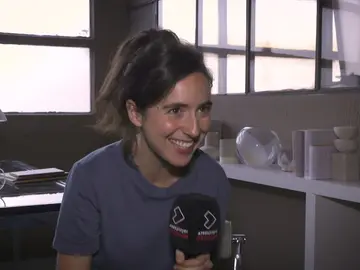 "A Álvaro Carmona no le gustaban mis pies": Macarena Sanz bromea sobre el perfeccionismo del director "A Álvaro Carmona no le gustaban mis pies": Macarena Sanz bromea sobre el perfeccionismo del director